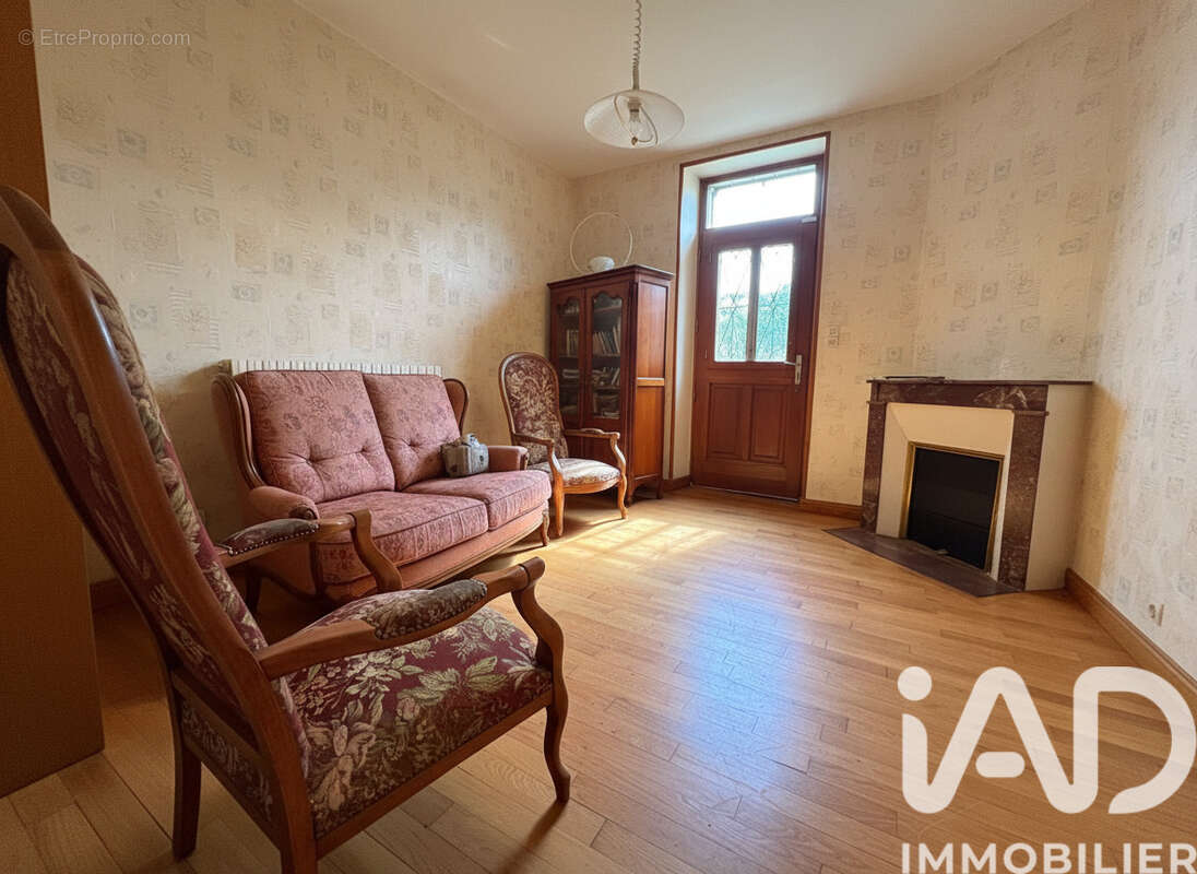 Maison 187 m² à Maillet  - photo 5