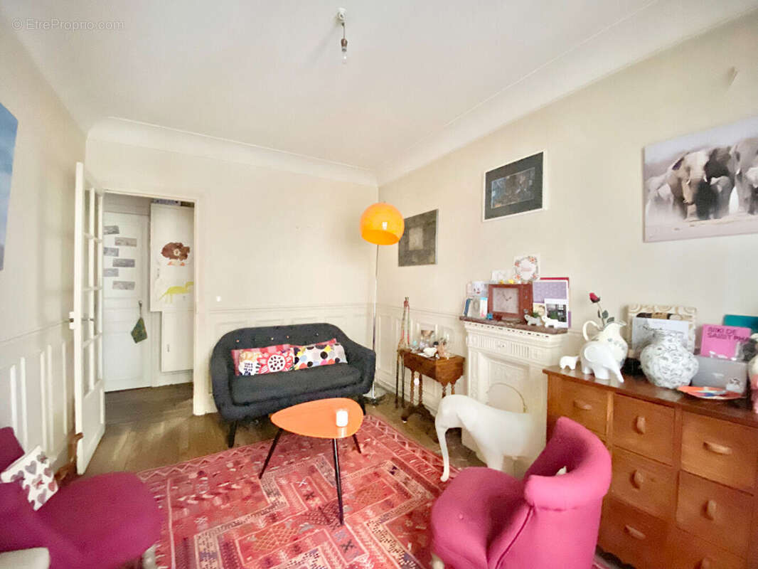 Appartement à PARIS-14E
