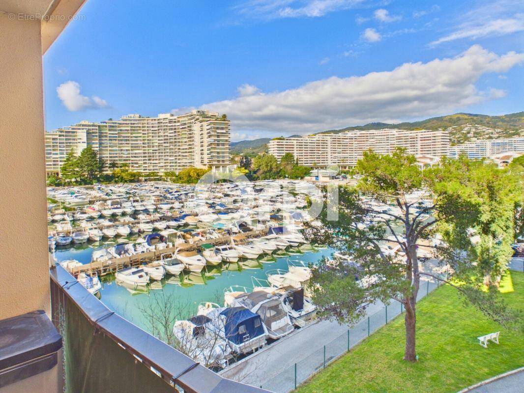 Appartement à MANDELIEU-LA-NAPOULE