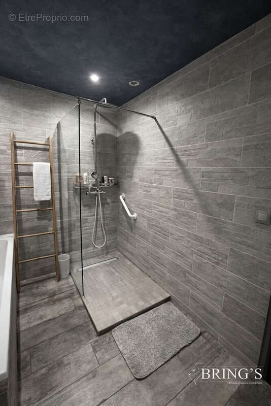 Appartement à RIVES