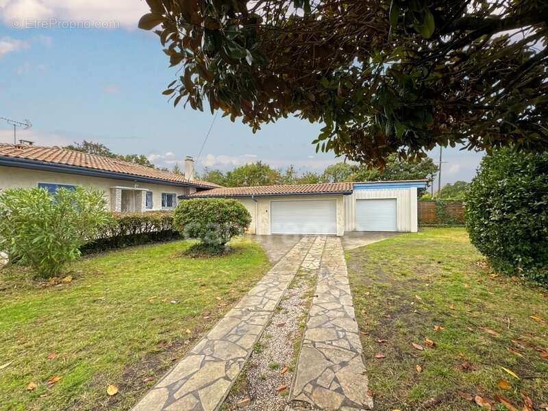 Commerce à LA TESTE-DE-BUCH