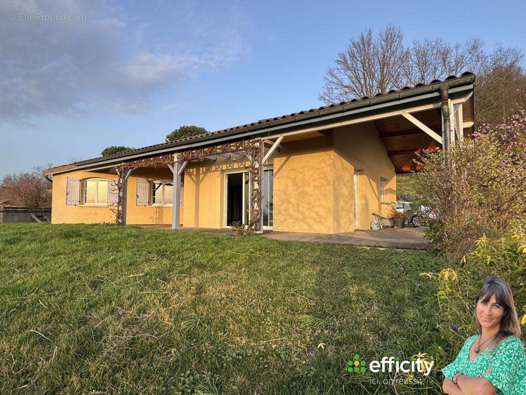 Maison 156 m² à Saint-Cyr-Les-Vignes  - photo 2