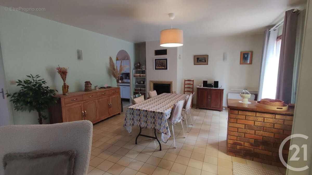 Maison 126 m² à Saint-Loup  - photo 4