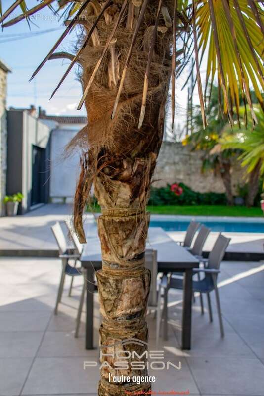 Maison à MORNAC-SUR-SEUDRE