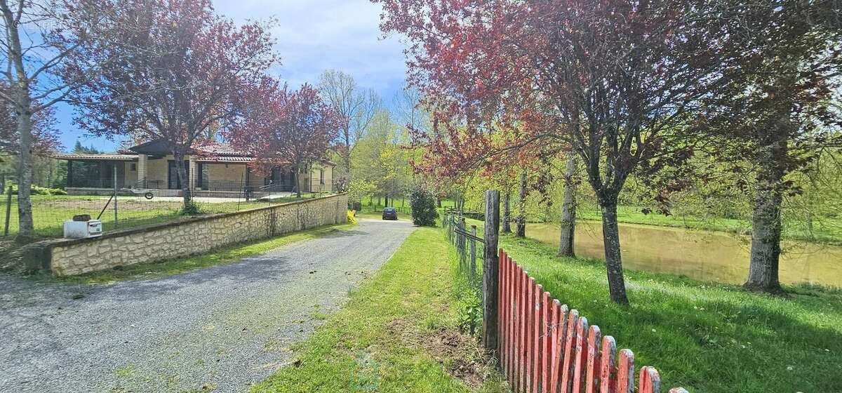 Maison à SAINT-CIRQ-MADELON