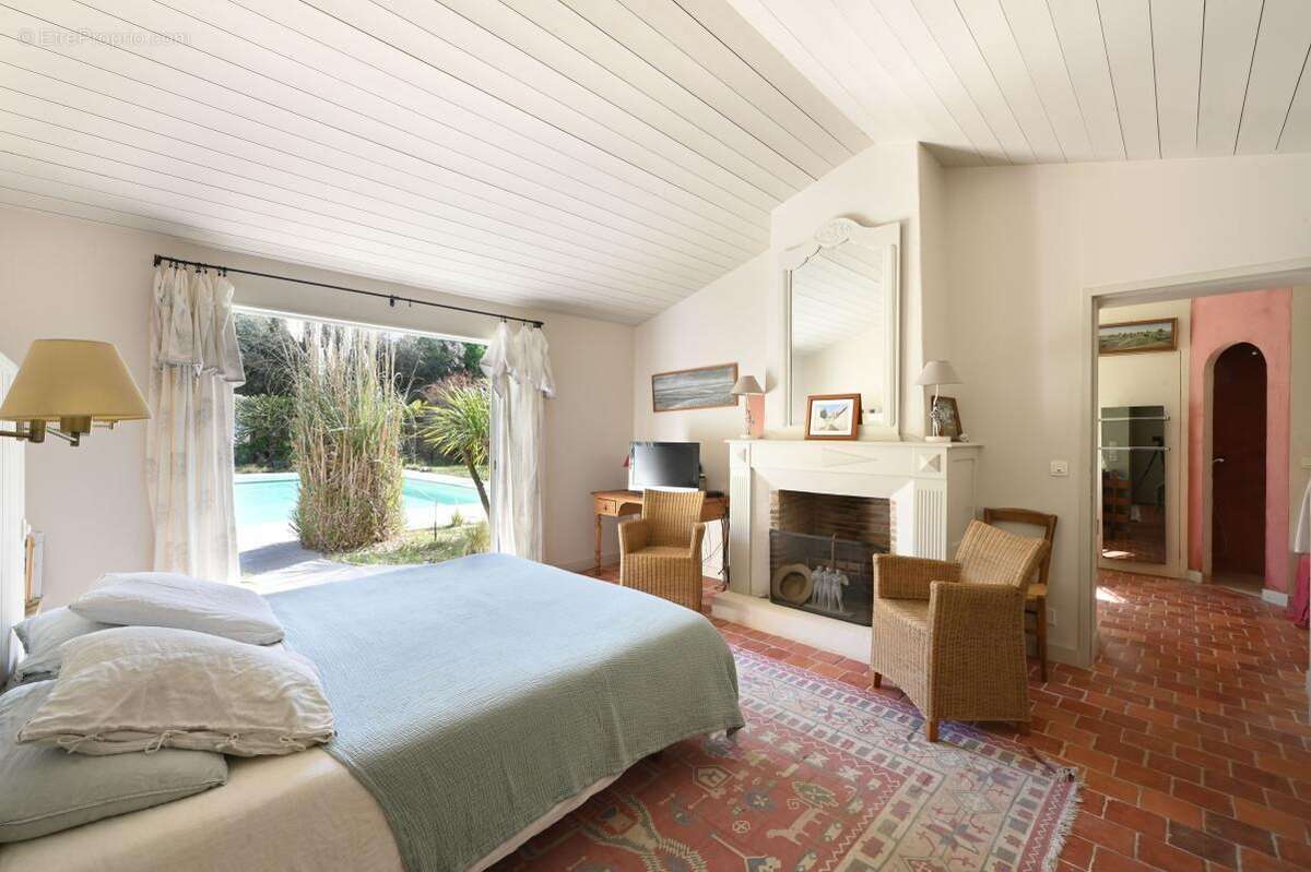 Maison à LES PORTES-EN-RE