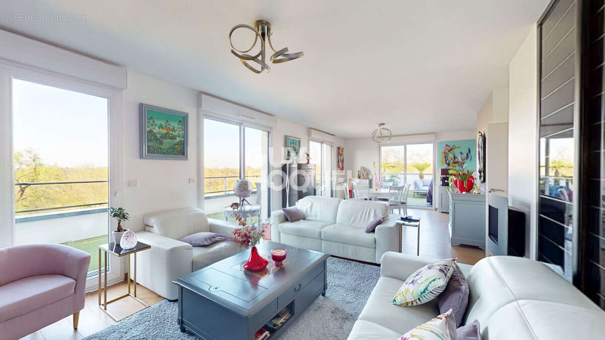 Appartement à SAINT-SEBASTIEN-SUR-LOIRE