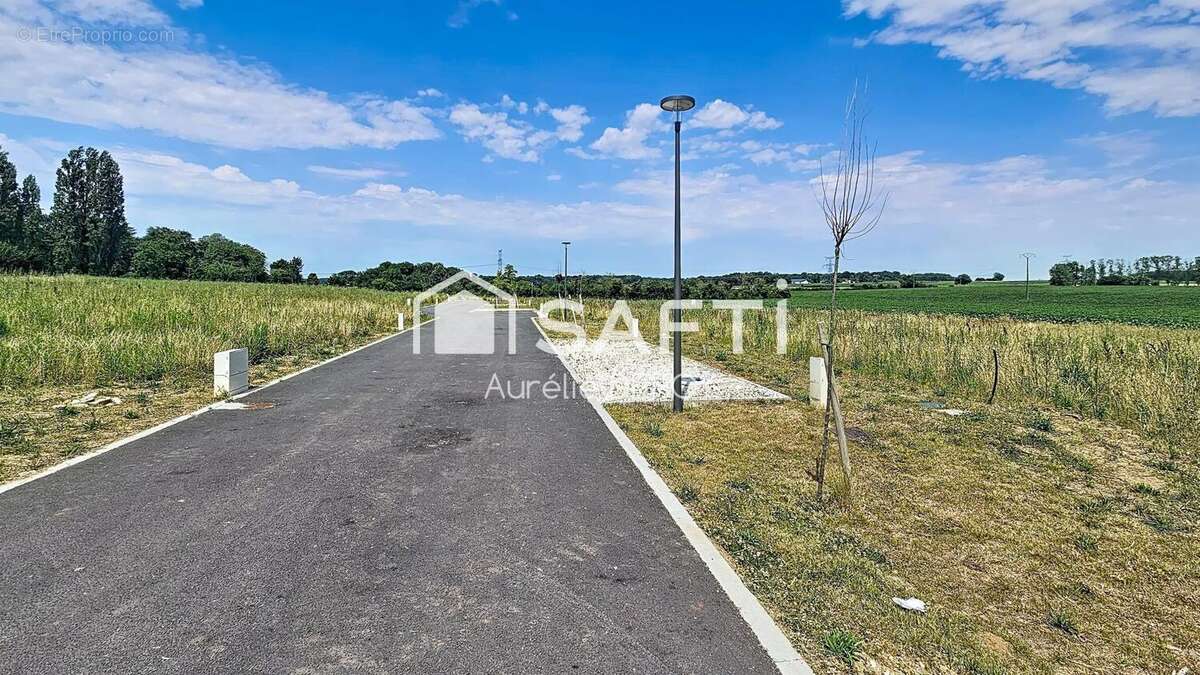 Terrain 573 m² à Ecoyeux  - photo 3