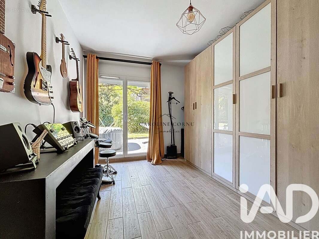 Photo 7