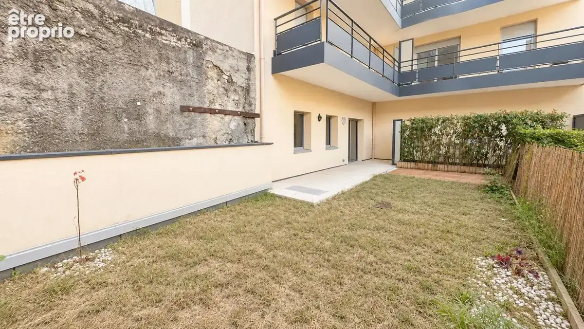 Valence centre-ville – appartement t3 avec jardin et garage - photo 8