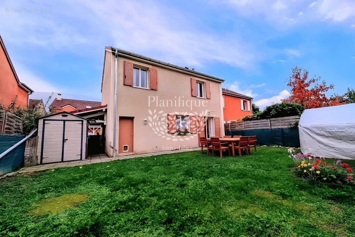 Maison à BONNEVILLE