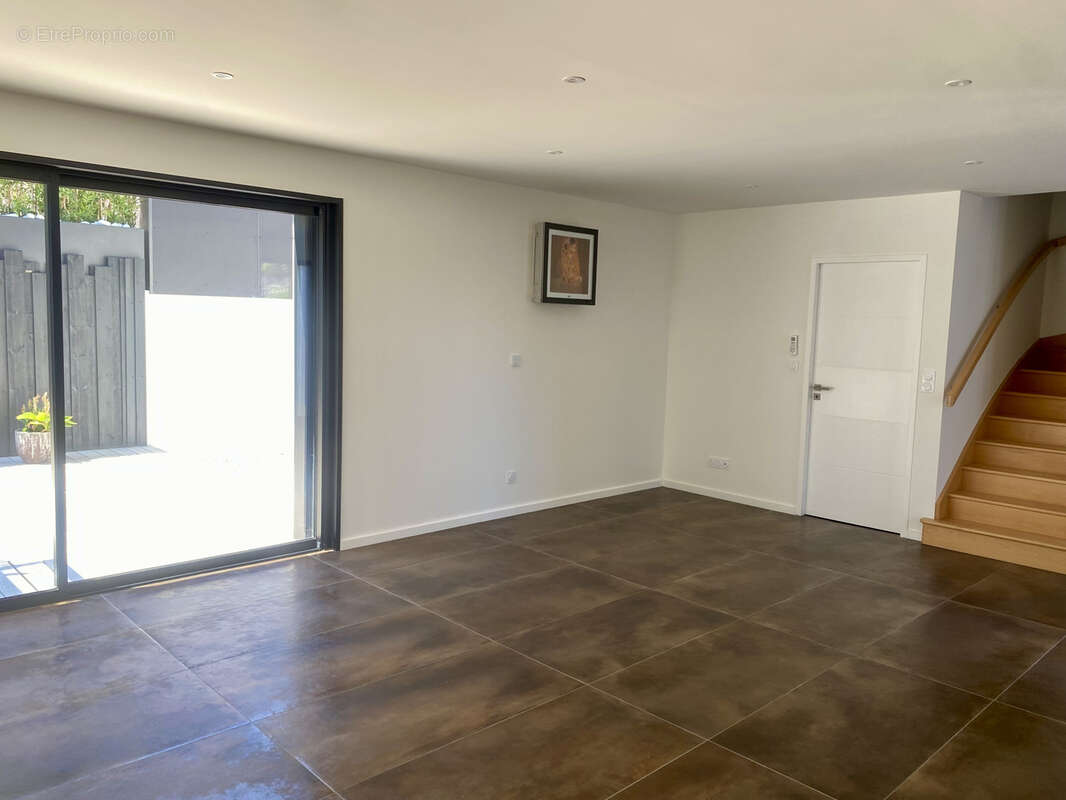 Maison à VAUX-SUR-MER