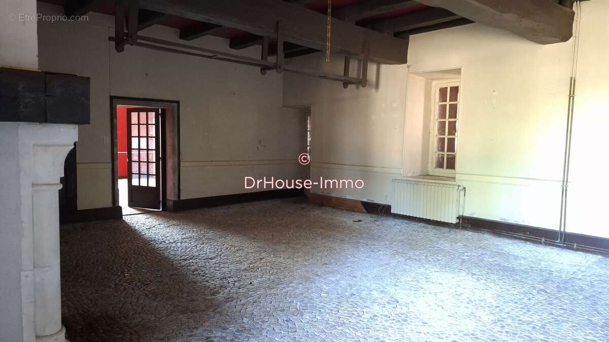 Maison 442 m² à Saint-Claud  - photo 6