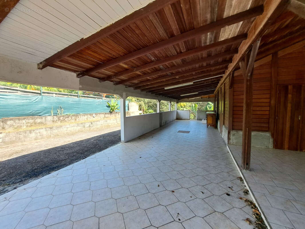 Maison à CAPESTERRE-BELLE-EAU