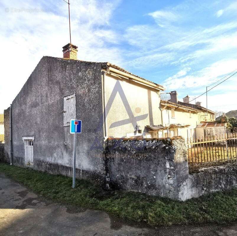 Maison à THENEZAY