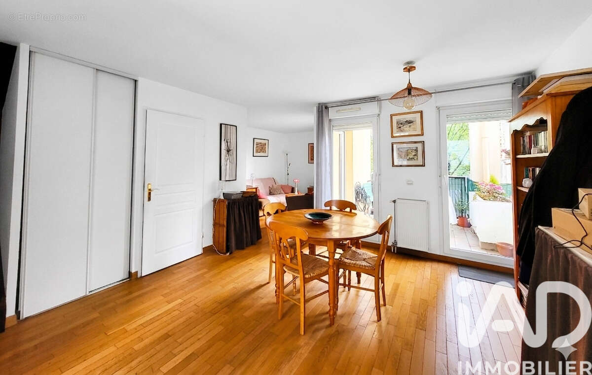 Photo 7 - Appartement à GENNEVILLIERS