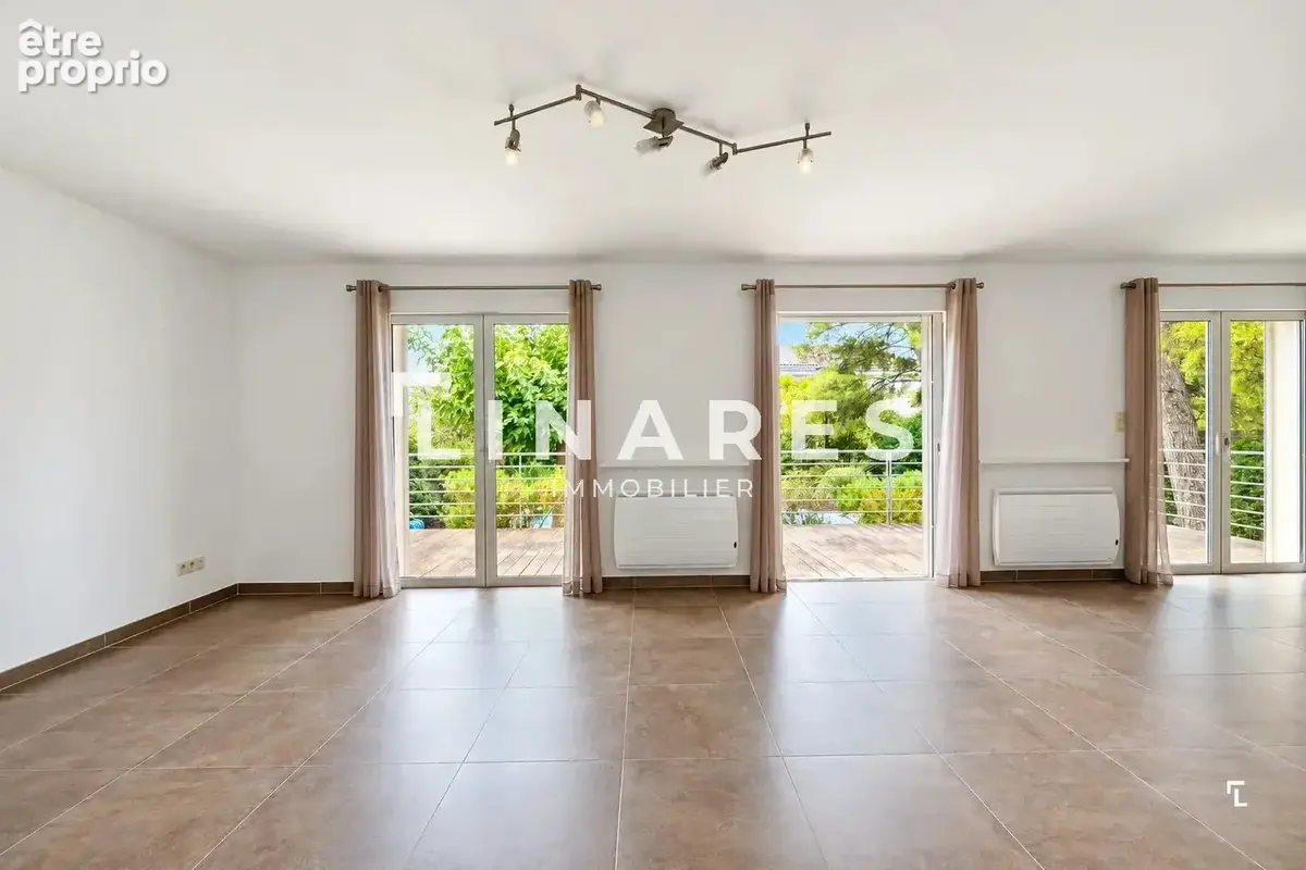 L'INTIME - Villa T5 de 130m² - Piscine - Garage 21m² - Parcelle 625m² - 13400 Aubagne Les Passons - photo 9
