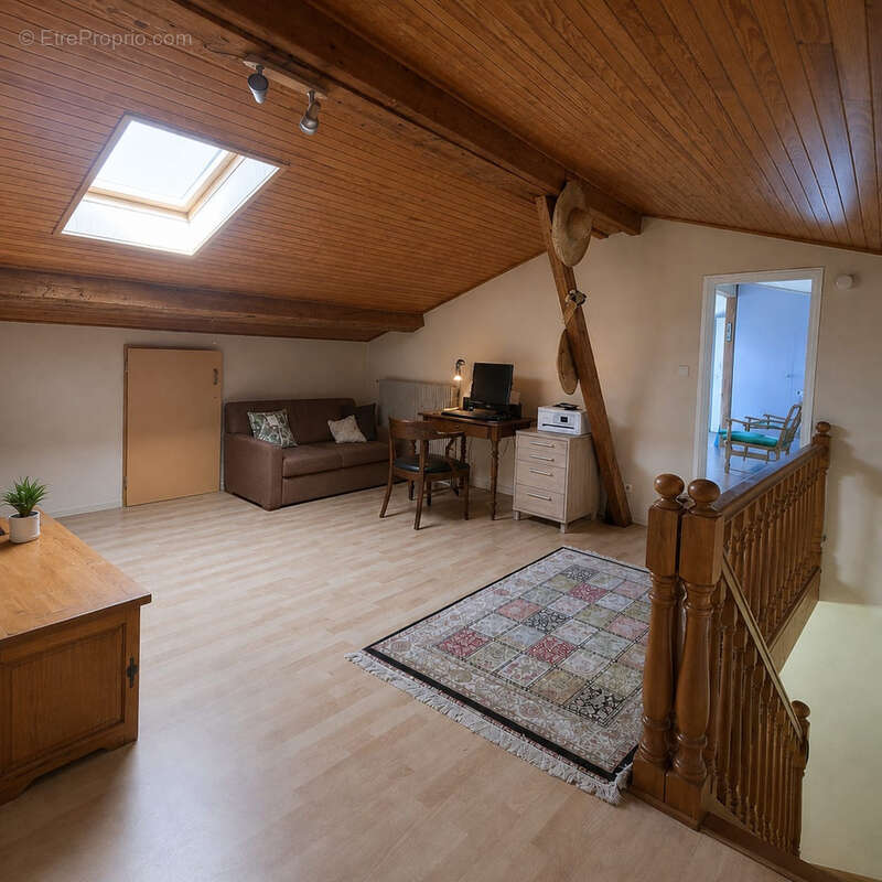 Maison à LEOGNAN