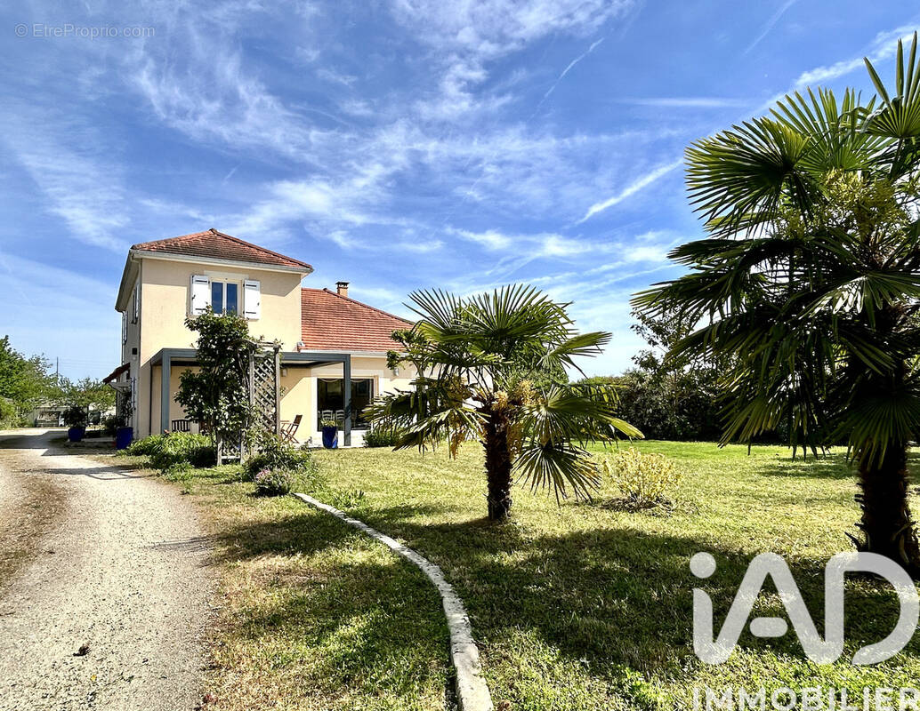Photo 1 - Maison à CHATELLERAULT