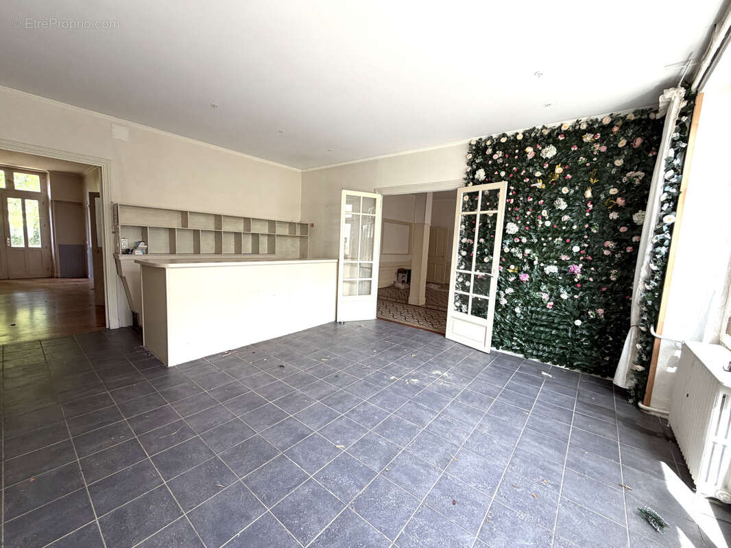 Appartement à EGLISENEUVE-D'ENTRAIGUES