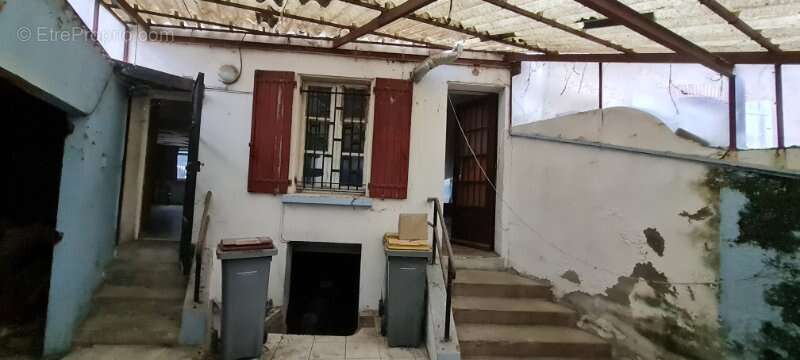 A rénové !! maison mitoyenne avec local commercial 154m² - photo 10