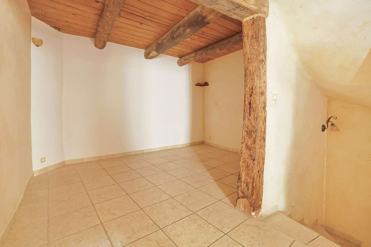 Maison à PUGET-VILLE