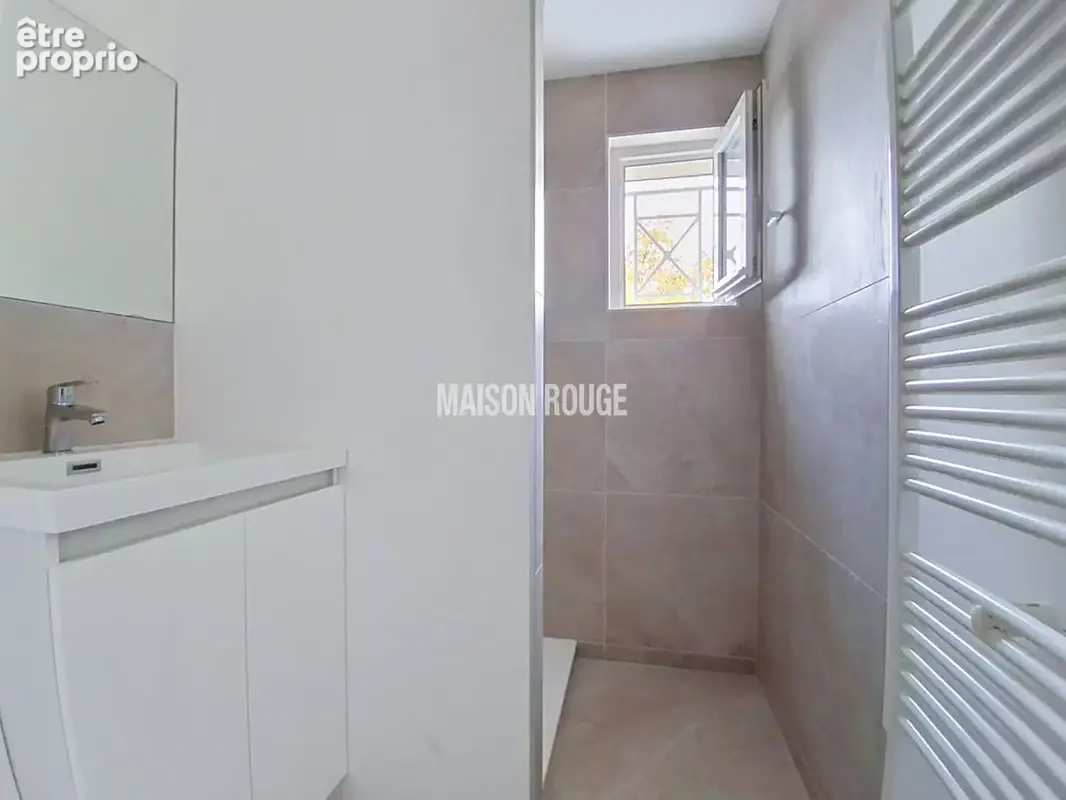 Coup de coeur à PLOUFRAGAN - Maison rénovée, au calme en impasse, avec garage, sous-sol complet et jardin clos - photo 7