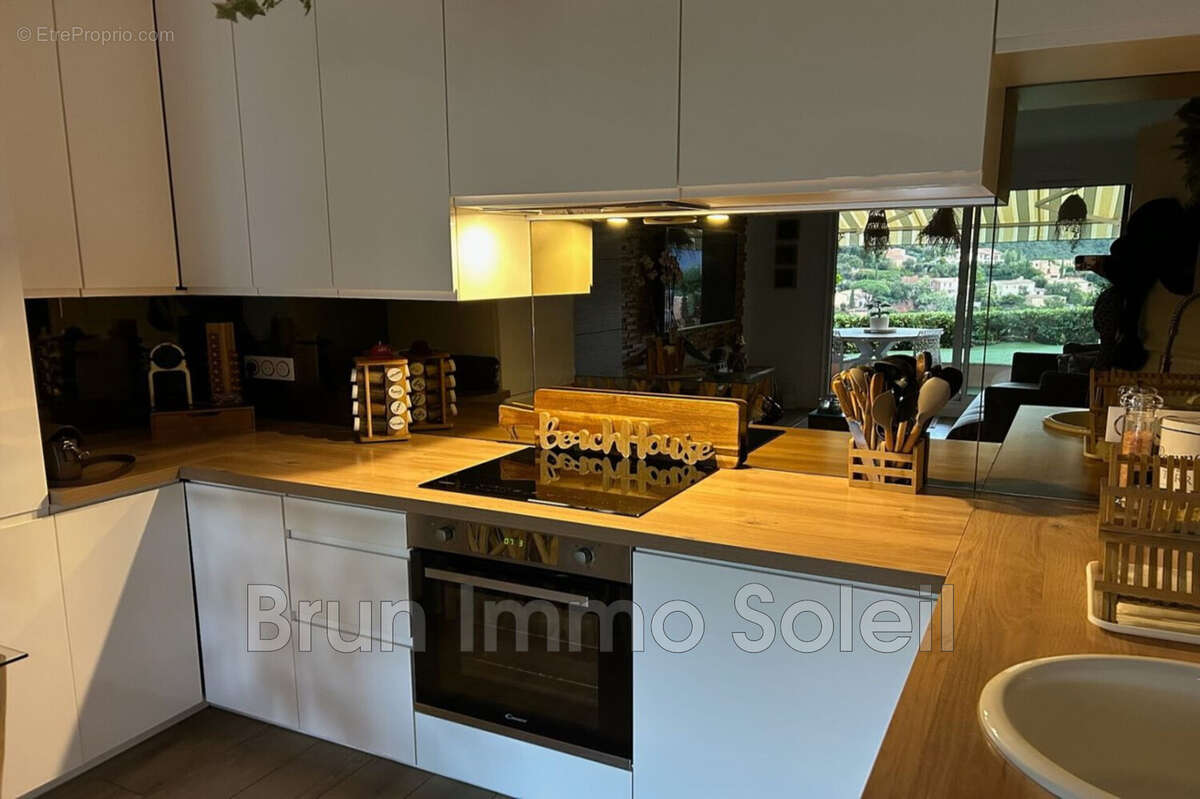 Appartement à LA CROIX-VALMER