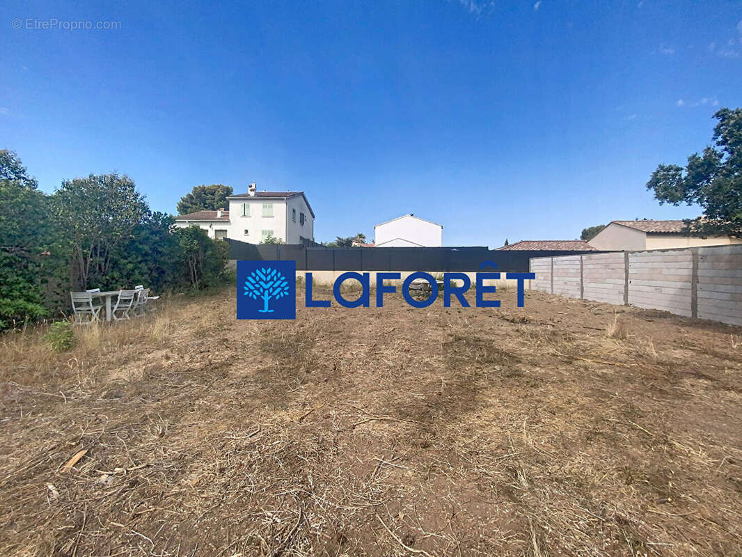 Terrain plat viabilisé - Libre constructeur - La Garde - photo 4