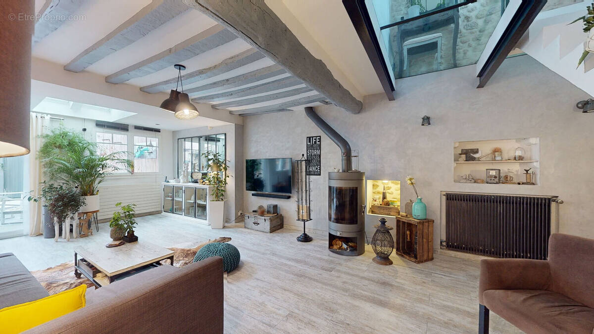 Maison à MEZY-SUR-SEINE