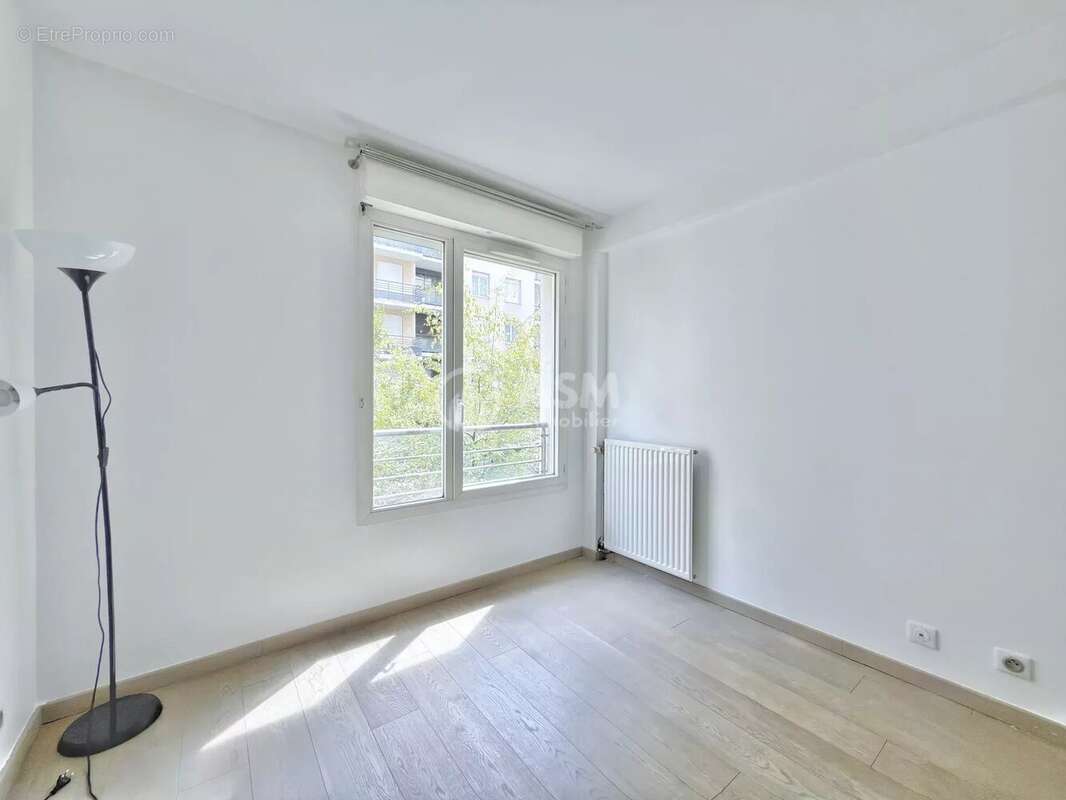 A VENDRE - 3 pièces avec une grande terrasse, cave et Parking - Faubourg de l'arche - photo 23