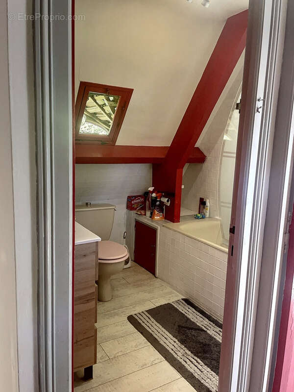 Maison à SAINT-CHAMASSY