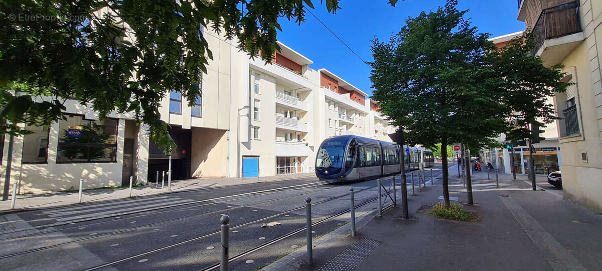 Parking à BORDEAUX