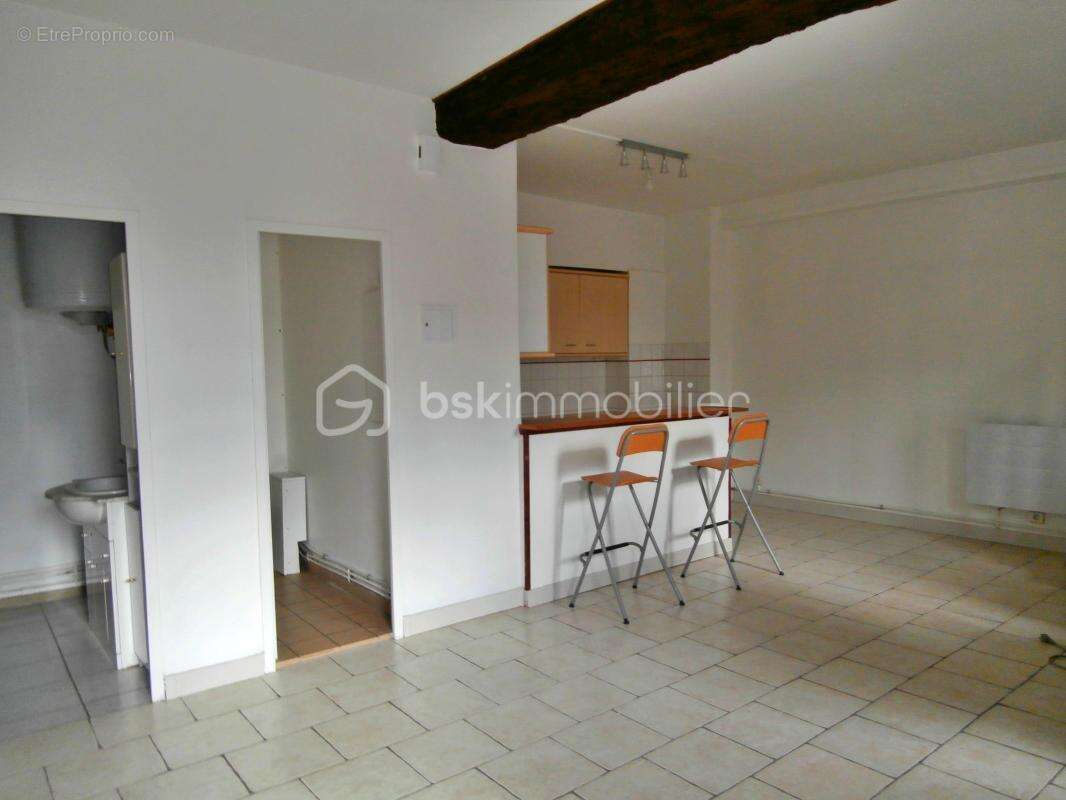 Appartement à LA CHAPELLE-EN-SERVAL