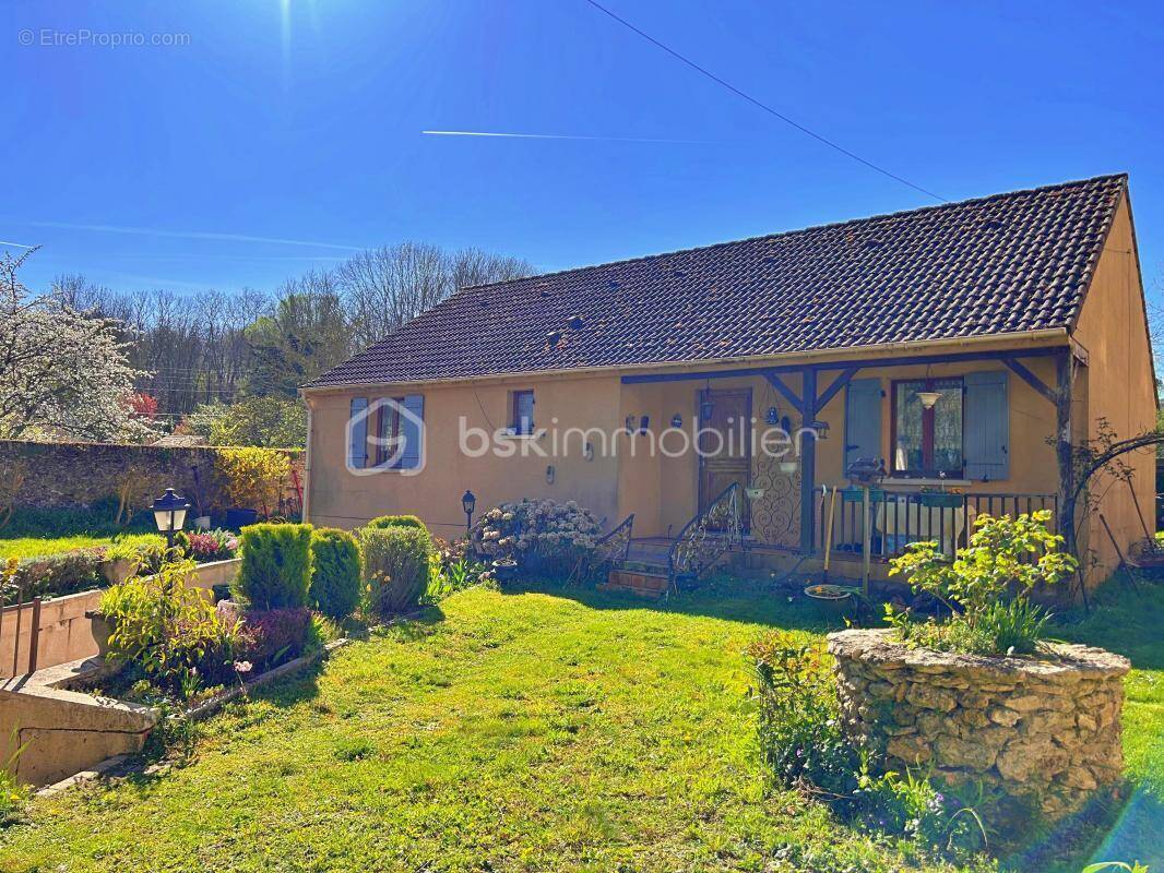 Maison à LES MESNULS