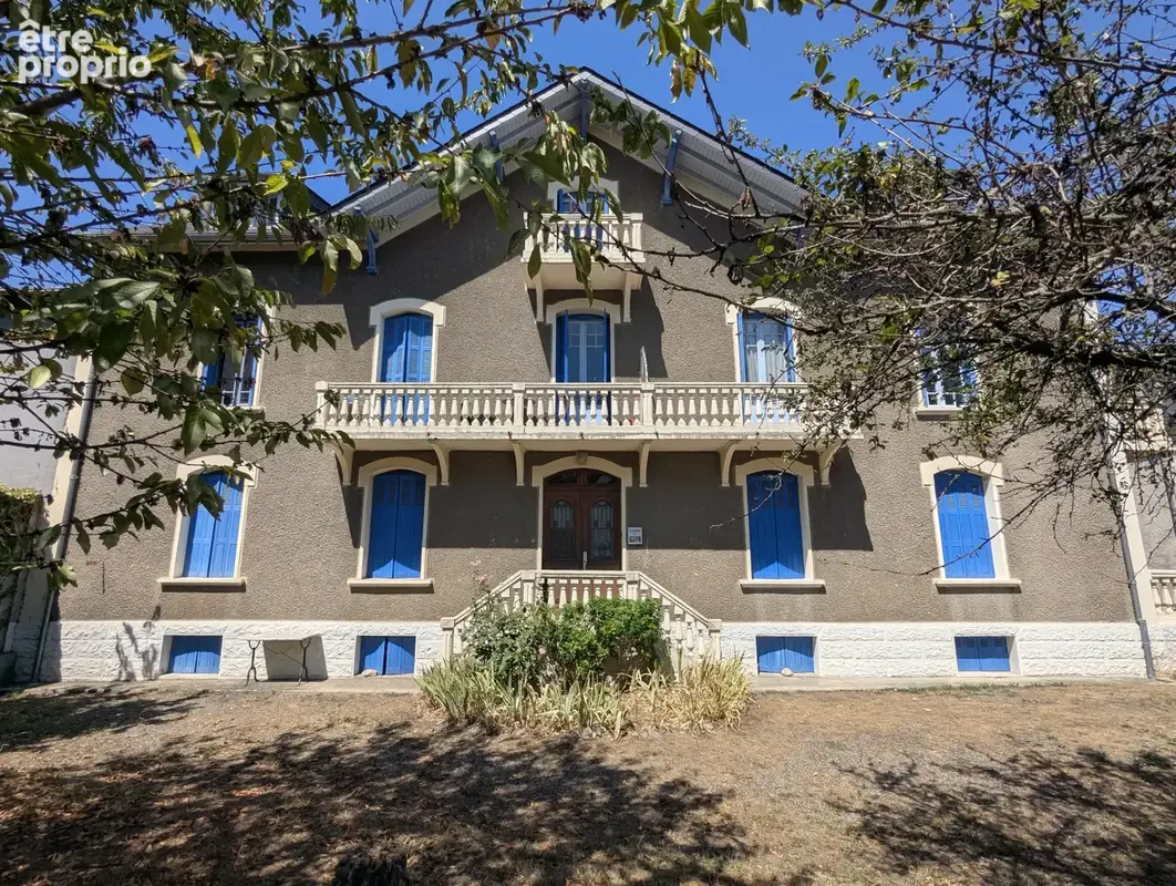 Appartement T2 · Argelès-Gazost ville haute · Balcon vue Hautacam · Parking privatif . Cave - photo 16