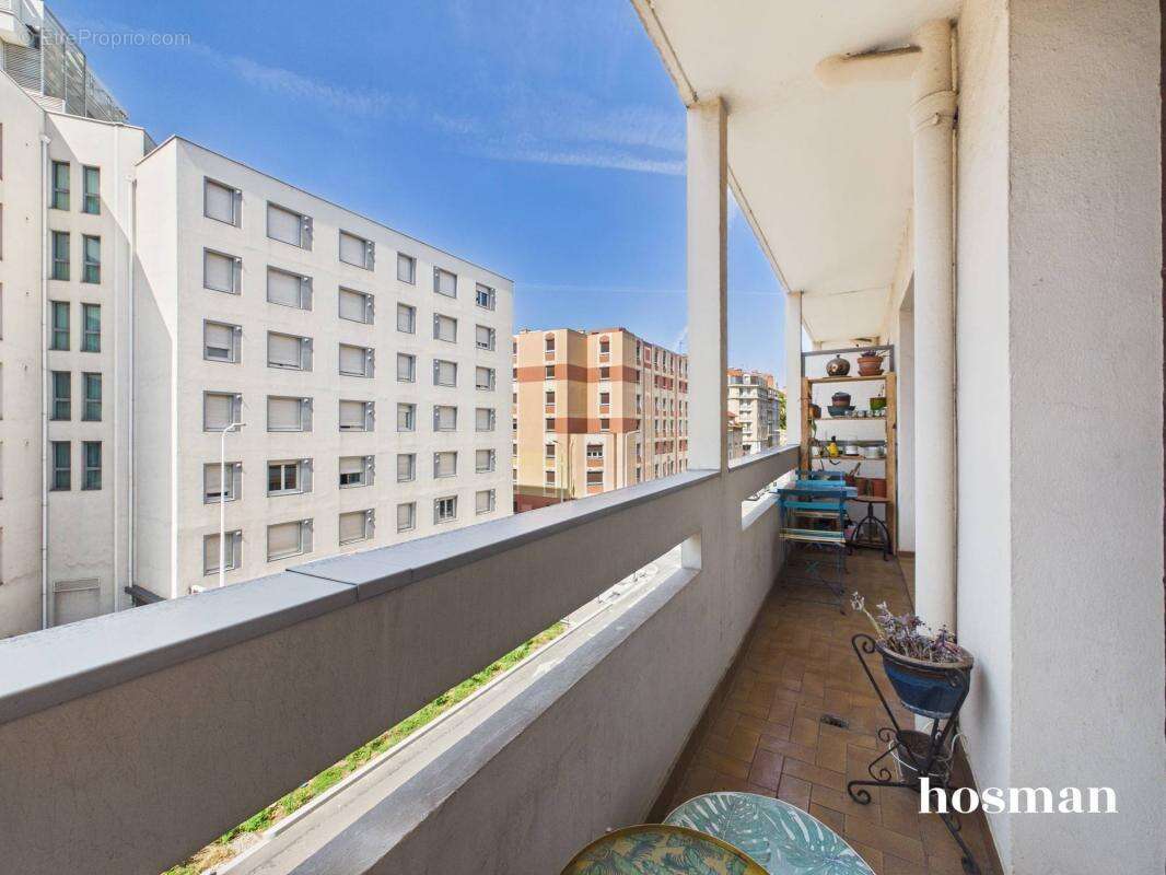 Appartement 3 pièces lumineux de 68m² - Balcons filants - Rue Saint Lazare, Lyon 7 -Saint-Louis-Jean Macé - photo 8