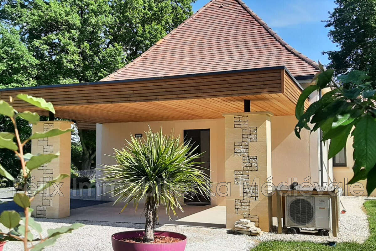 Maison 126 m² à Sarlat-La-Caneda  - photo 2