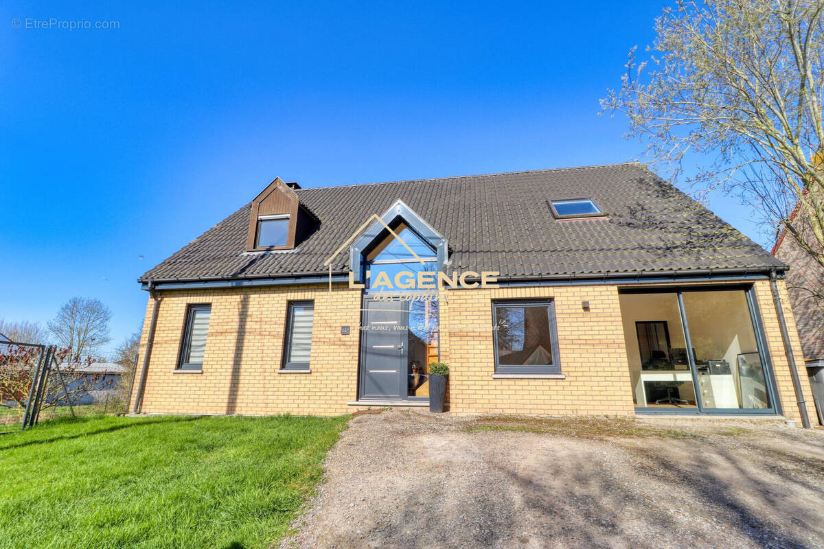 Maison à CALONNE-SUR-LA-LYS