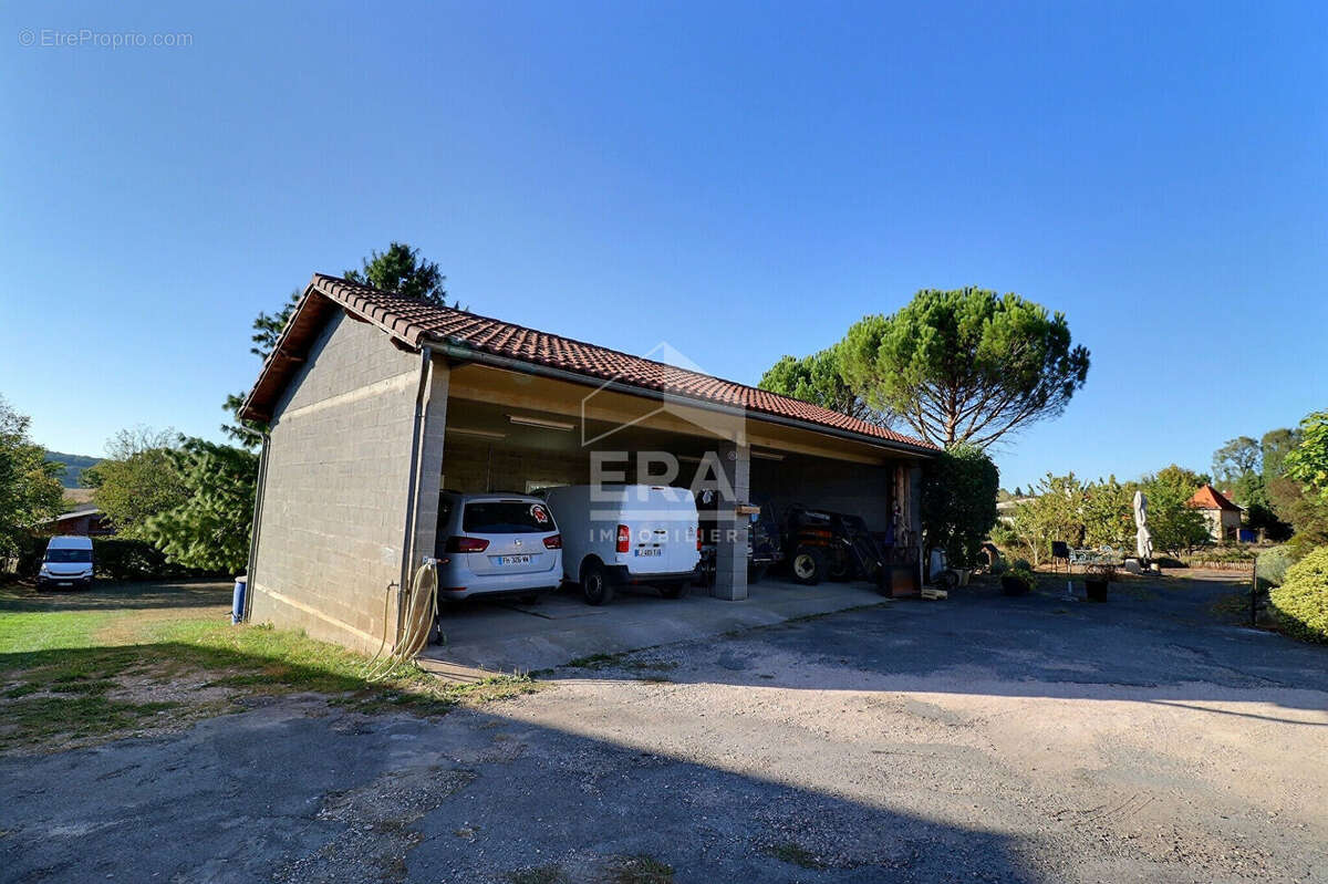 Maison à LACAPELLE-MARIVAL