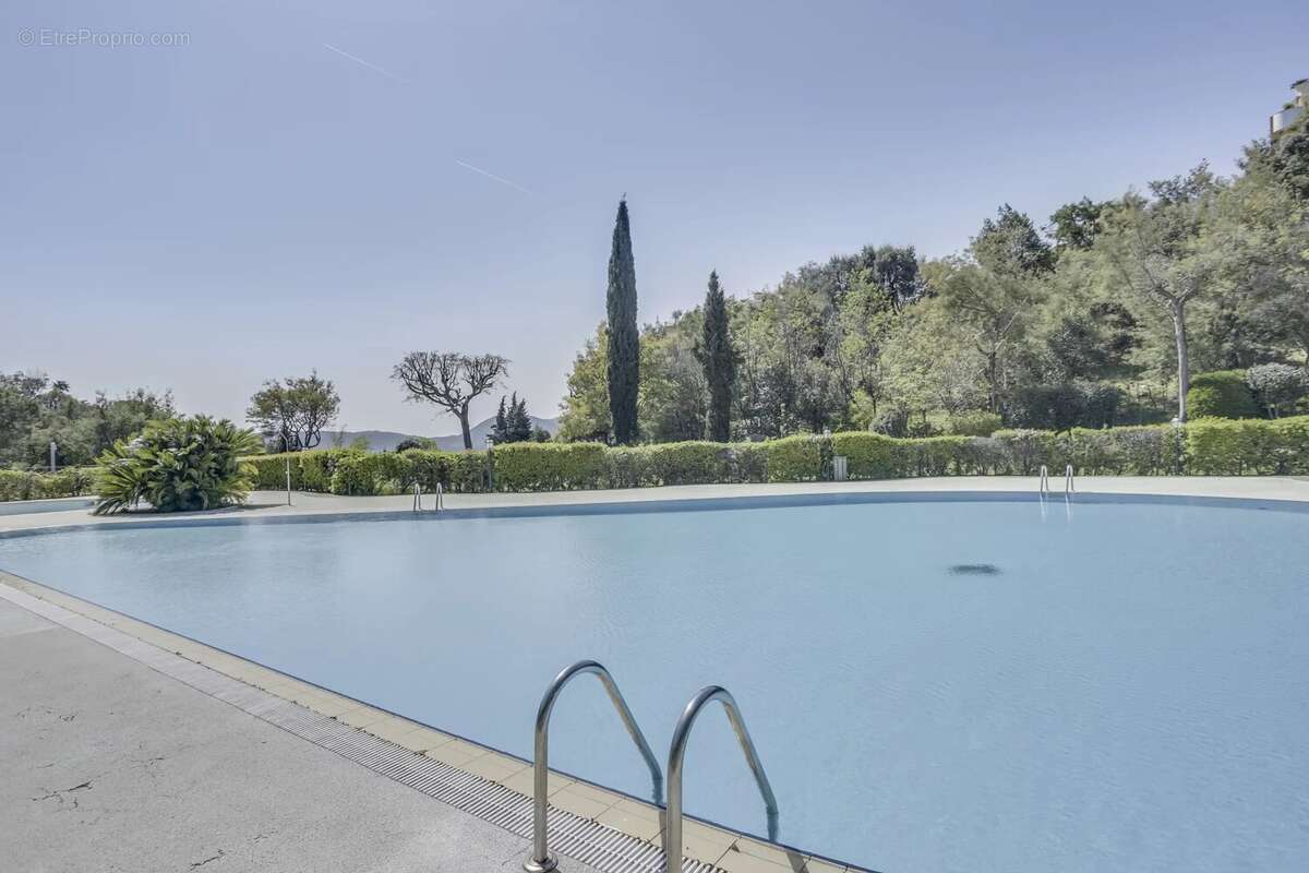 EXCLUSIVITÉ - Mandelieu - Grand Duc - Appartement au dernier étage avec terrasse d'angle de 41m² et vue panoramique - photo 10