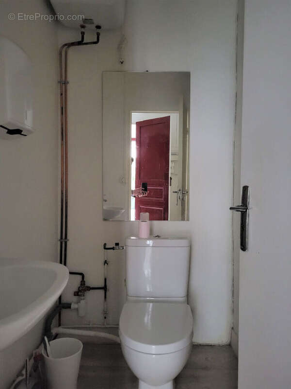 Commerce à PARIS-9E