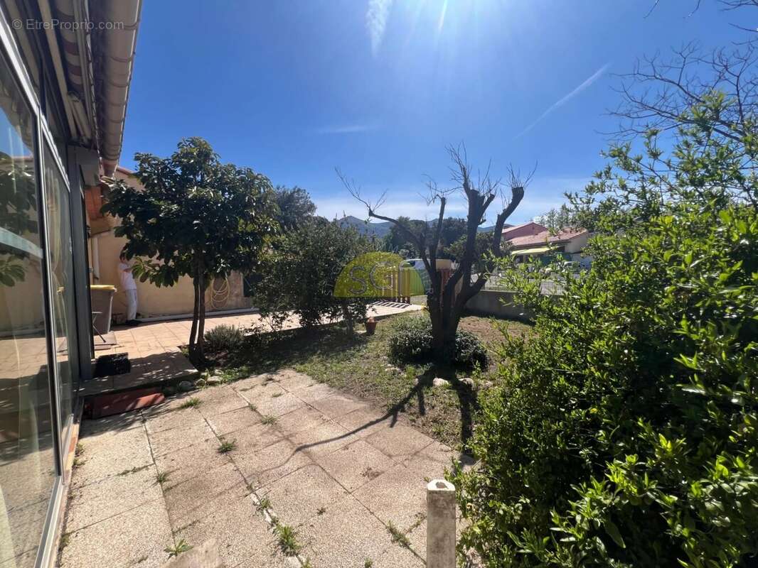 Maison à SAINT-GENIS-DES-FONTAINES