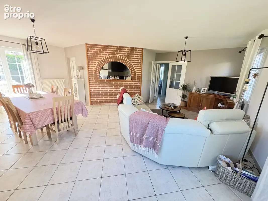 A saisir superbe villa bâtie sur 731 m2 avec  4 chambres et garage 2 voitures - photo 8