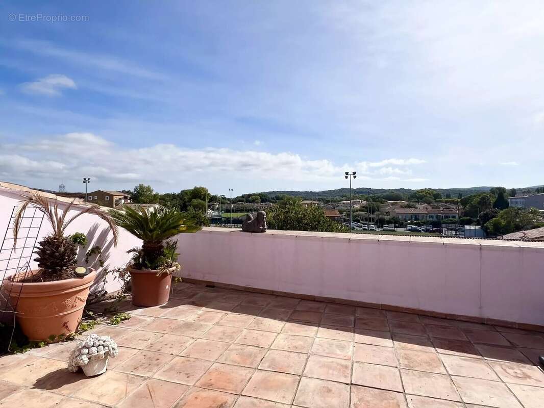 Appartement à COGOLIN