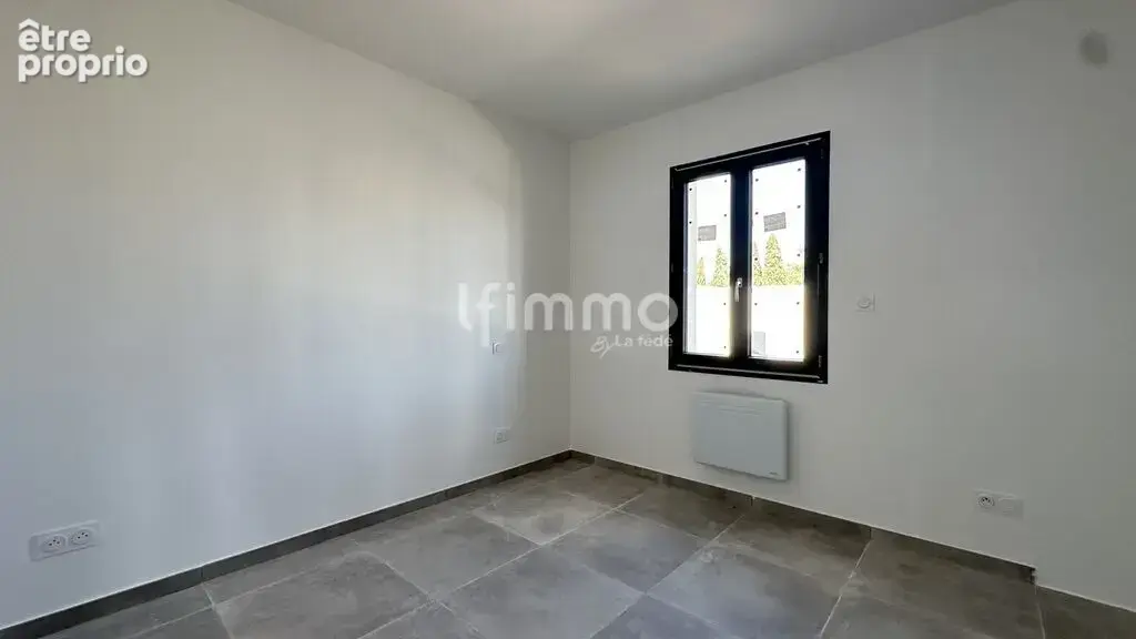 Maison T4 plain pied avec garage et terrain 360 m² clos - photo 7