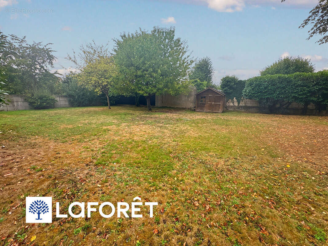 Maison à SAINTE-GENEVIEVE-DES-BOIS