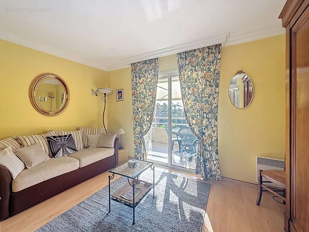 Appartement à LE CANNET