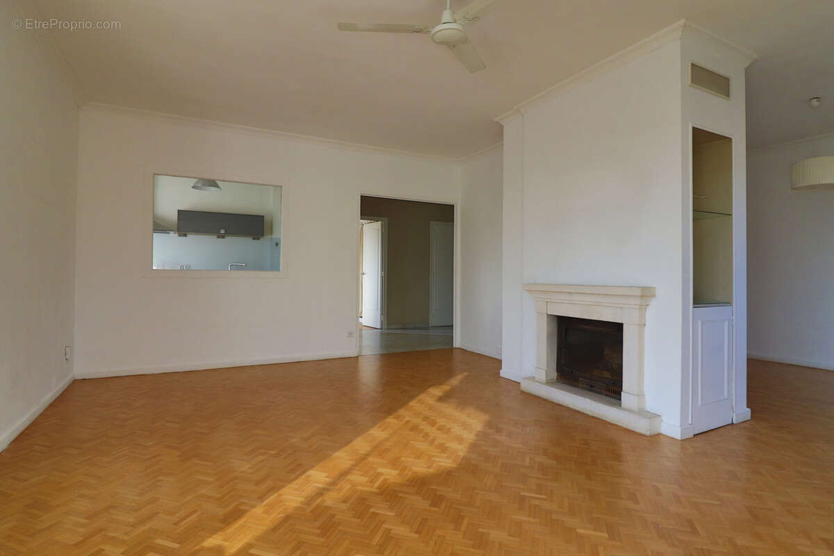 Appartement à CHARBONNIERES-LES-BAINS