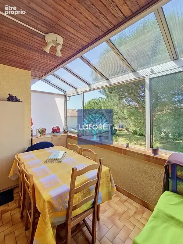 Maison 95m² avec piscine et jardin arboré - Brignais - photo 11